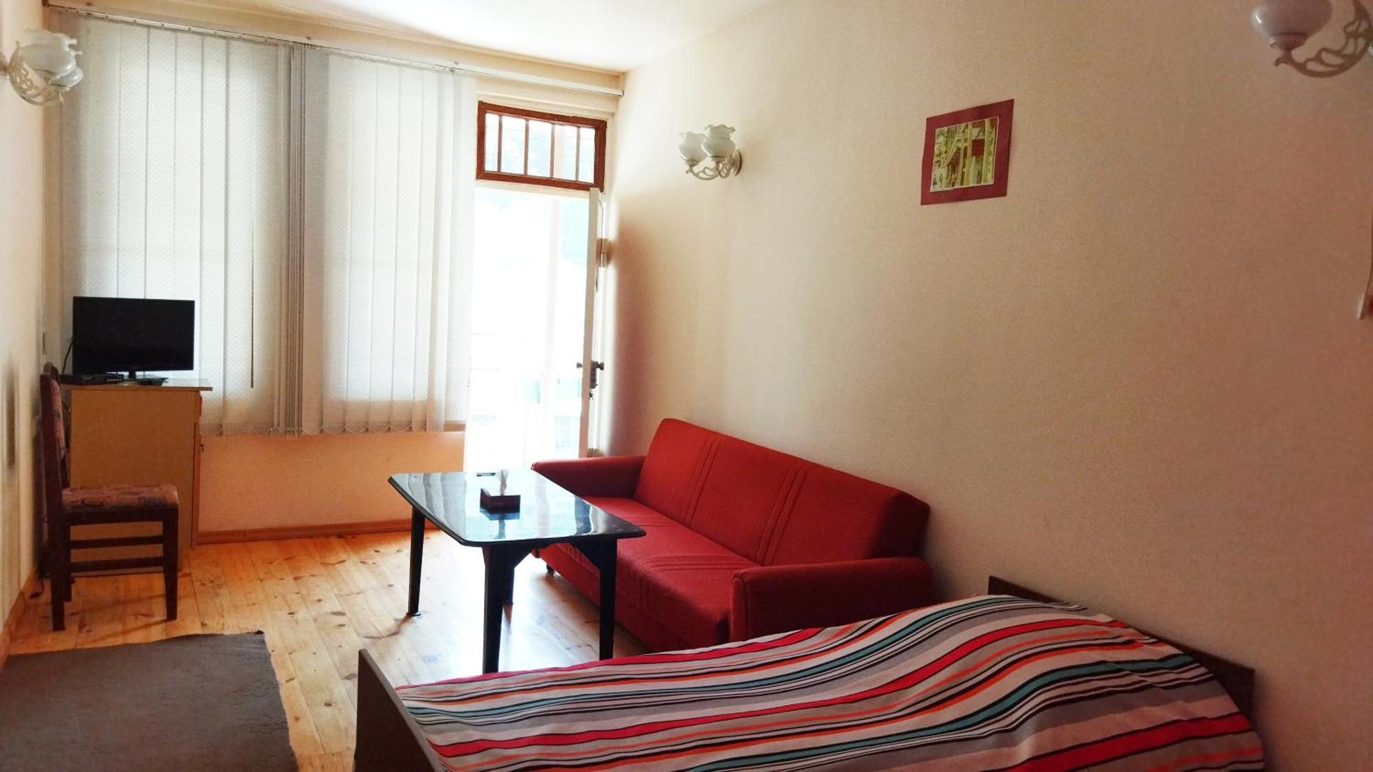 Asine Dilijan Bed & Breakfast Room photo